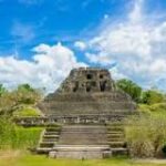 Explorando Templos Mayas