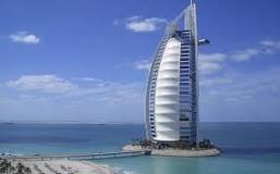 ¿Cómo es que lleva por nombre el hotel de gran lujo de Dubai?