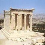 Rindiendo homenaje al templo de Atenea Nike.