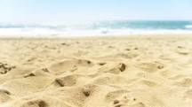 ¿Qué es la arena blanca de las playas?